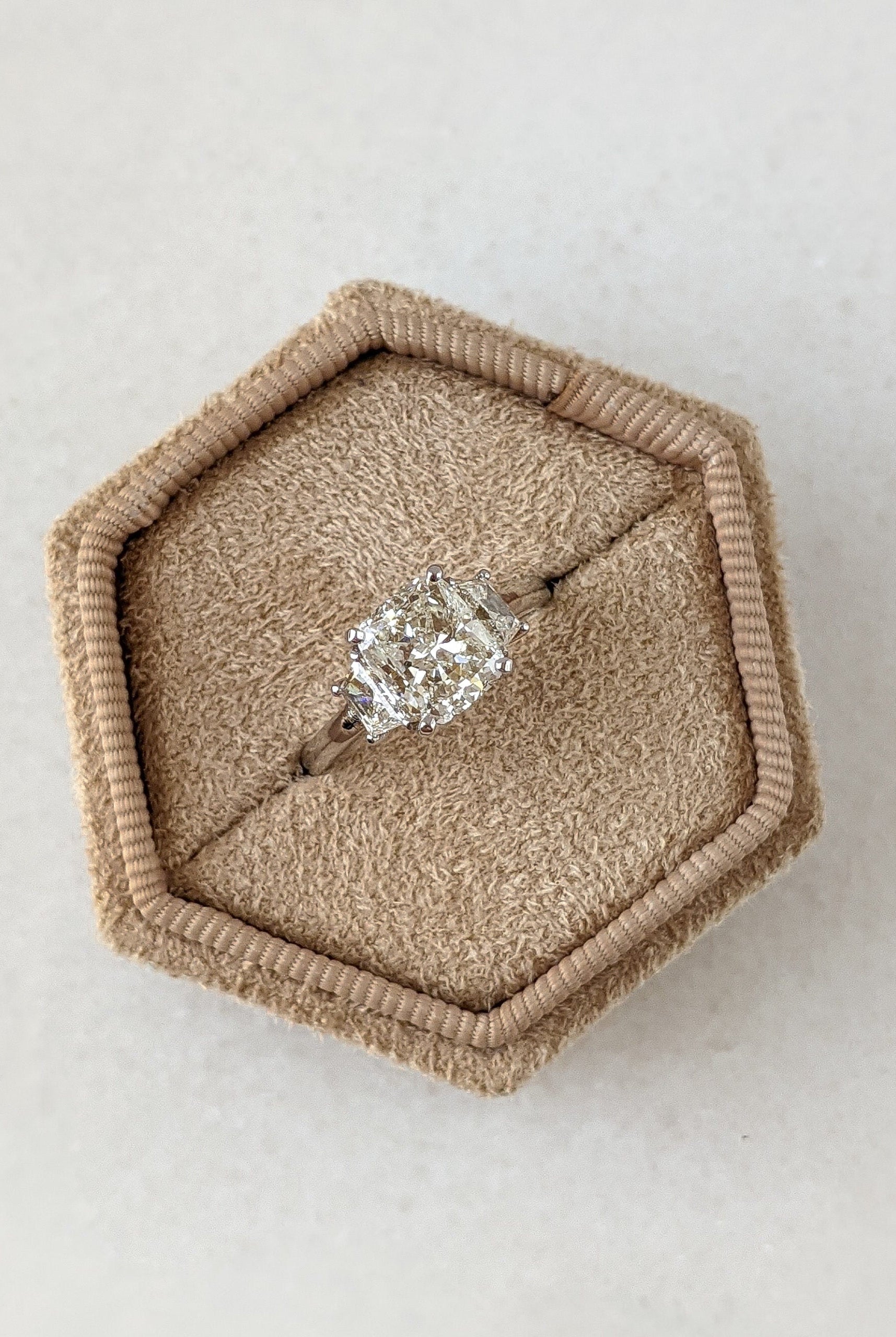2.0CT Cushion Three Stone Moissanite Diamond Solitaire Engagement Ring