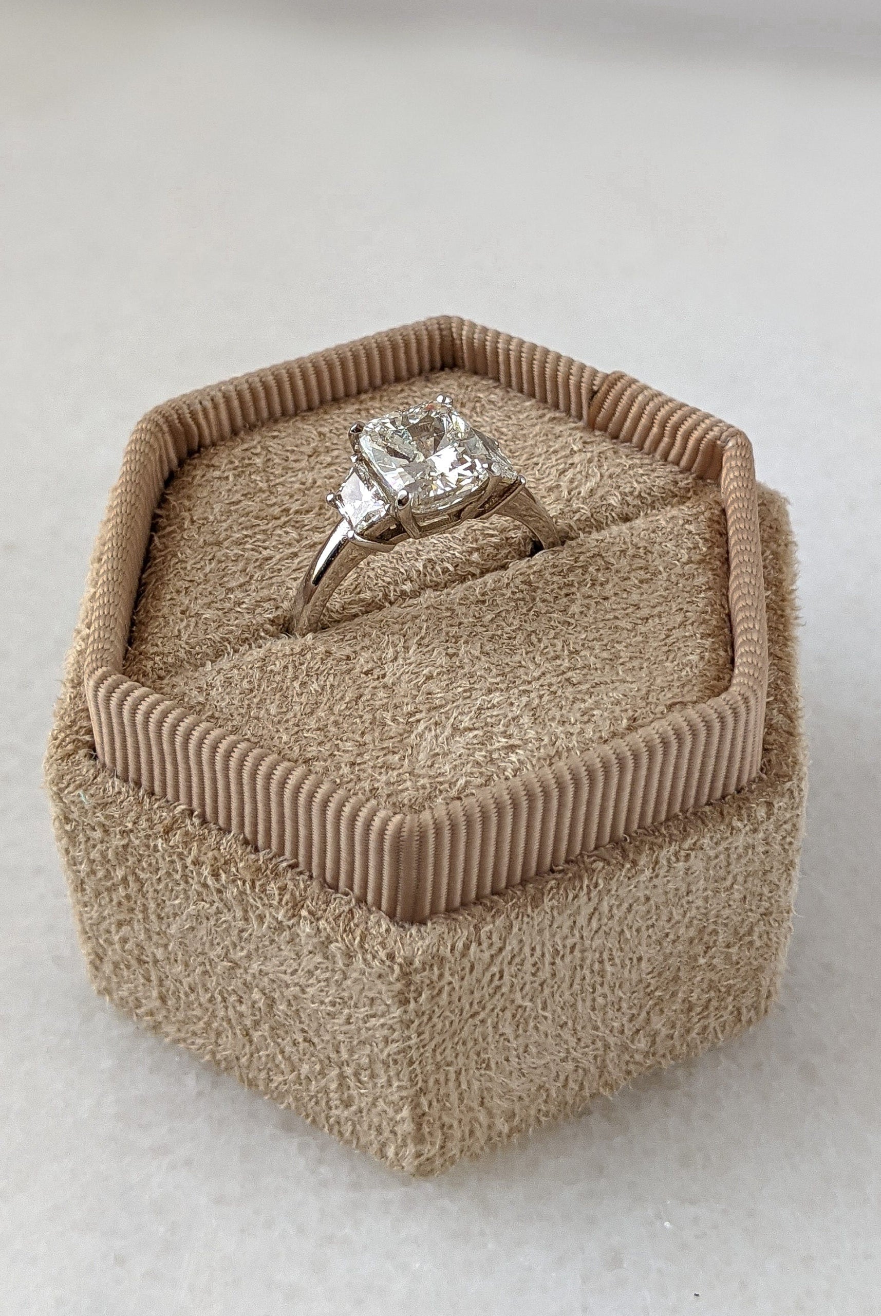 2.0CT Cushion Three Stone Moissanite Diamond Solitaire Engagement Ring