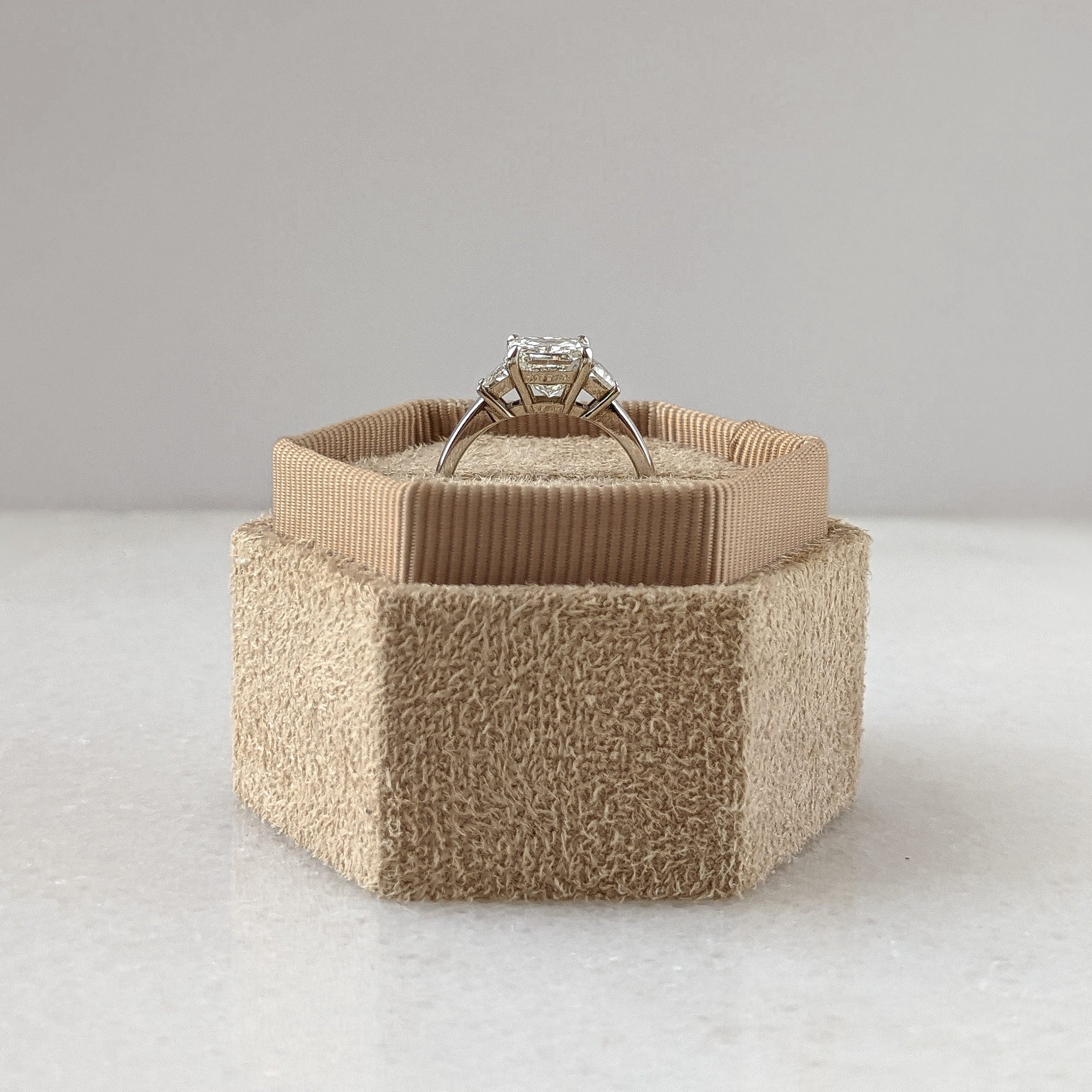 2.0CT Cushion Three Stone Moissanite Diamond Solitaire Engagement Ring