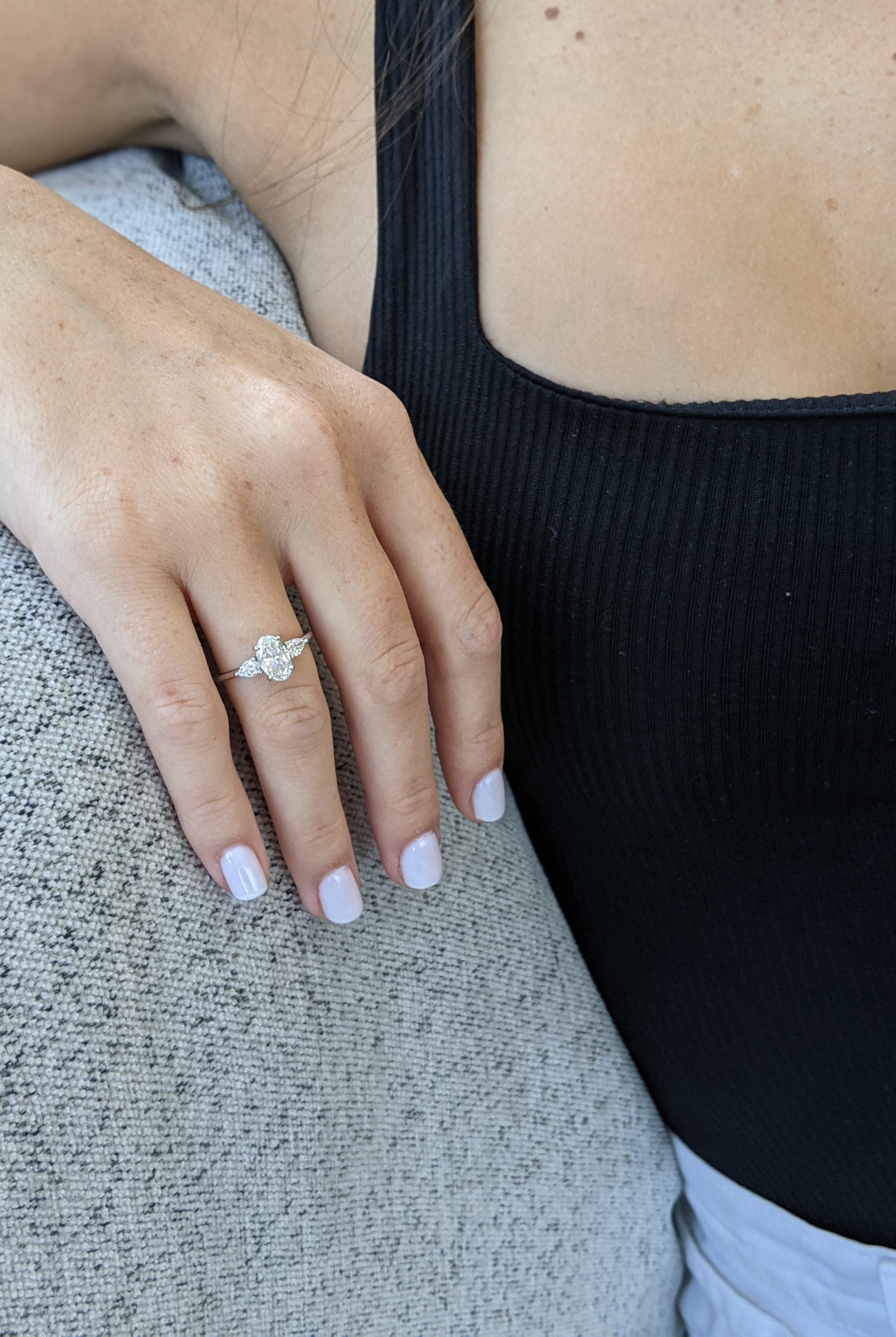 1.0CT Elongated Oval Moissanite Diamond Three Stone Engagement Ring