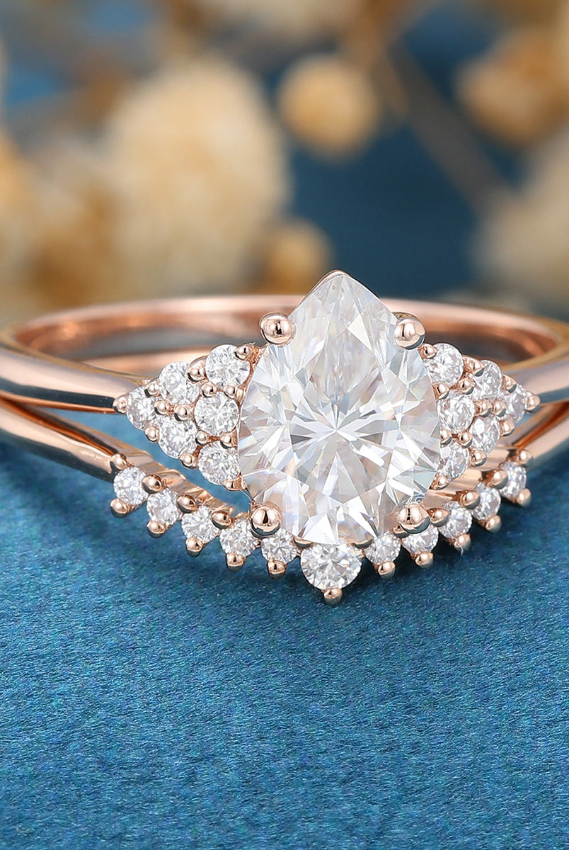 pear-shaped-moissanite-cluster-bridal-set-8