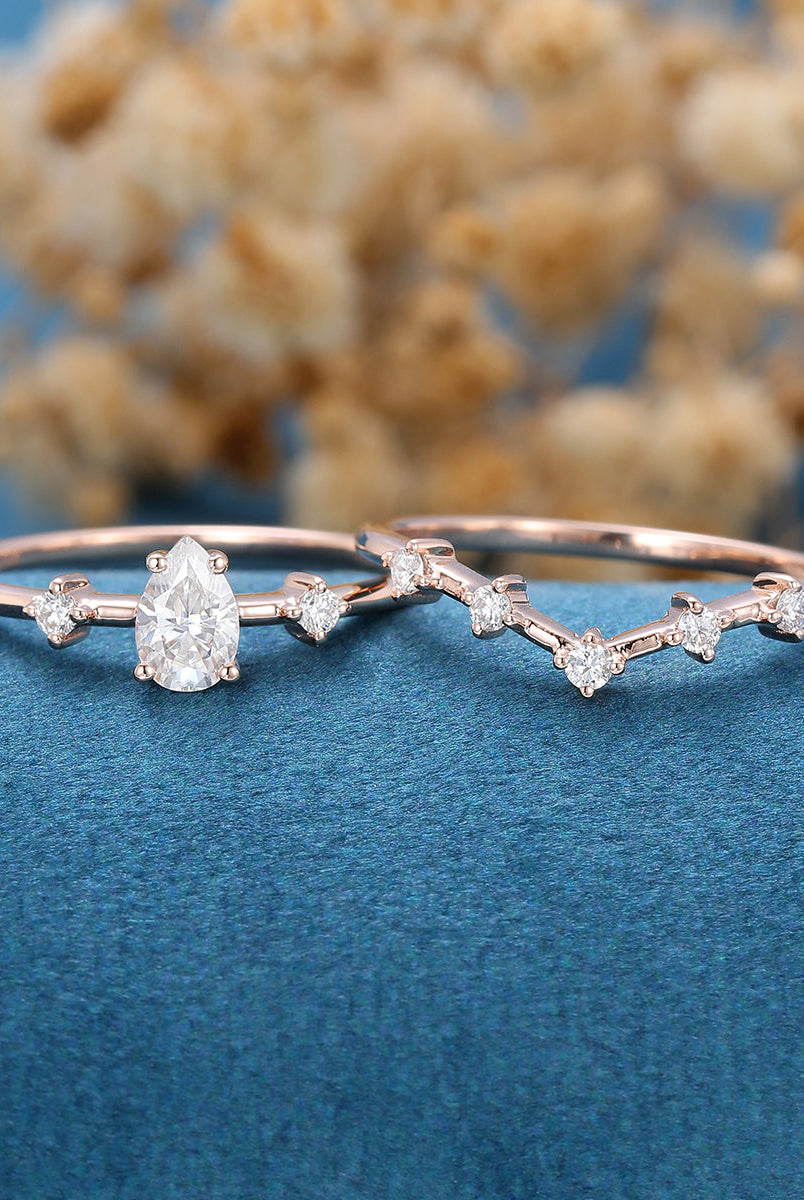 0-39-ct-pear-shaped-moissanite-solitaire-bridal-set