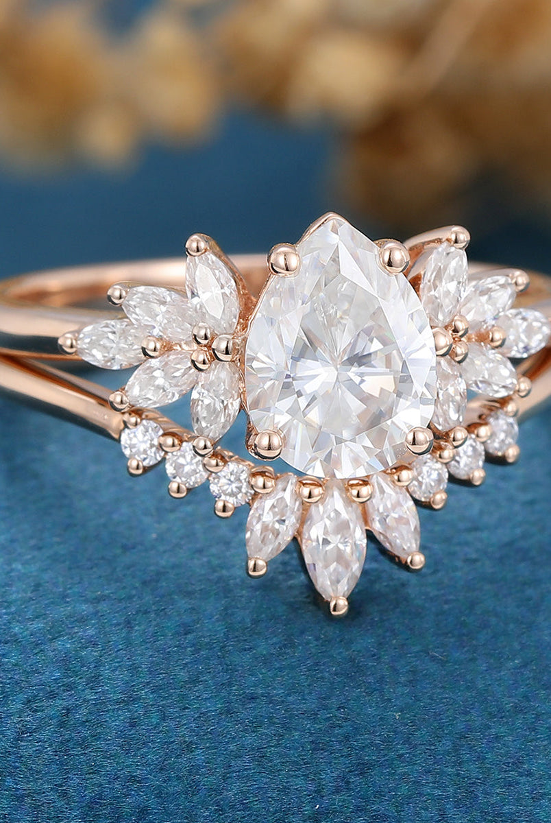 pear-shaped-moissanite-cluster-bridal-set-2