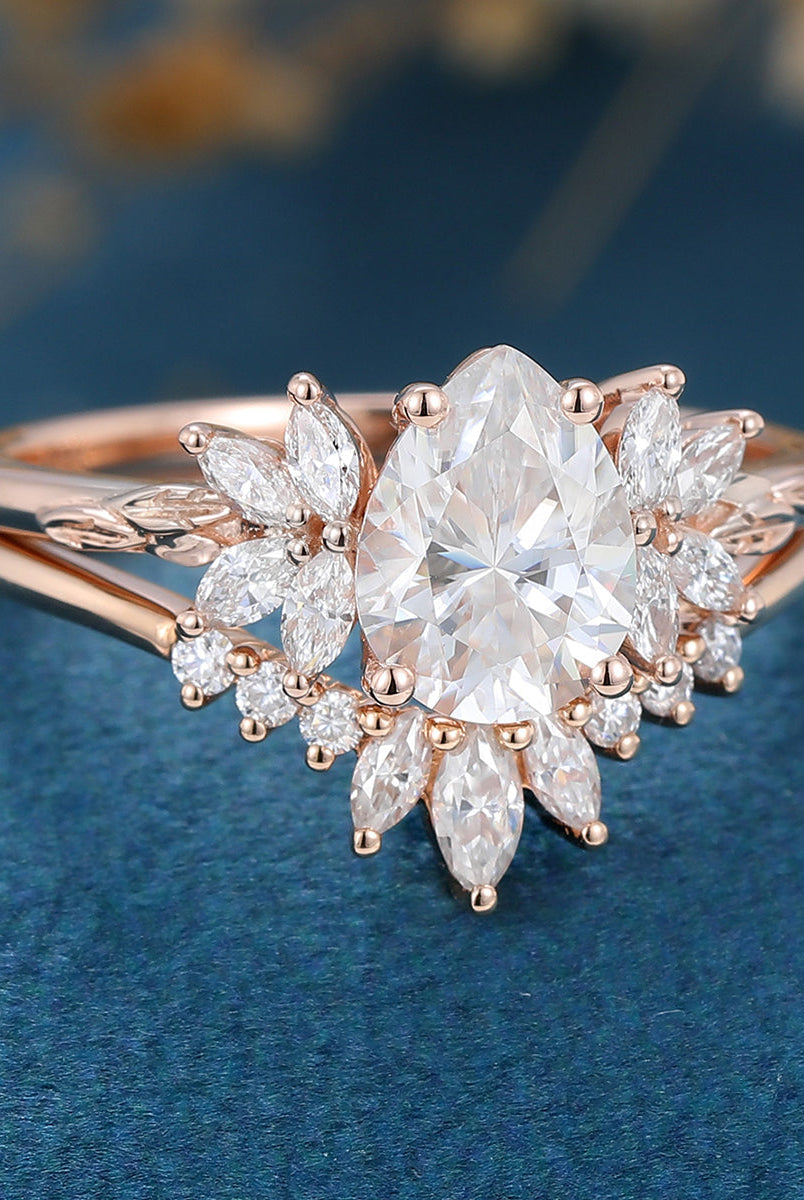 pear-shaped-moissanite-cluster-bridal-set