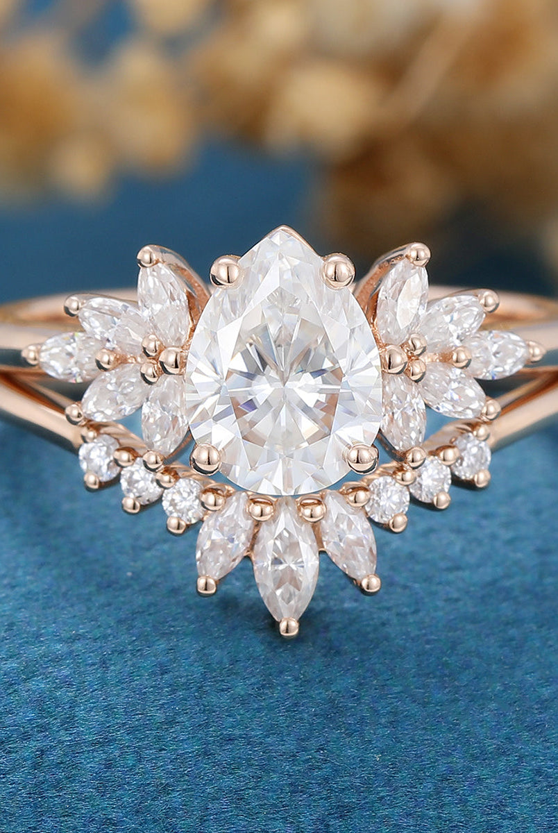 pear-shaped-moissanite-cluster-bridal-set-2