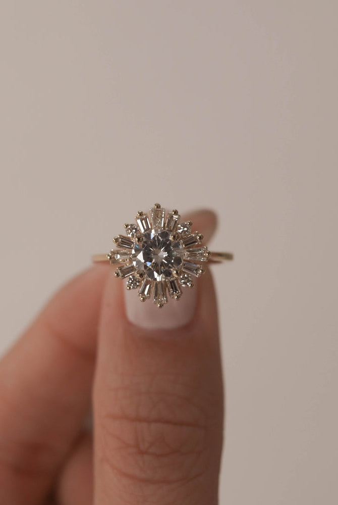 1.05CT Round Cluster Moissanite Diamond Solitaire Engagement Ring