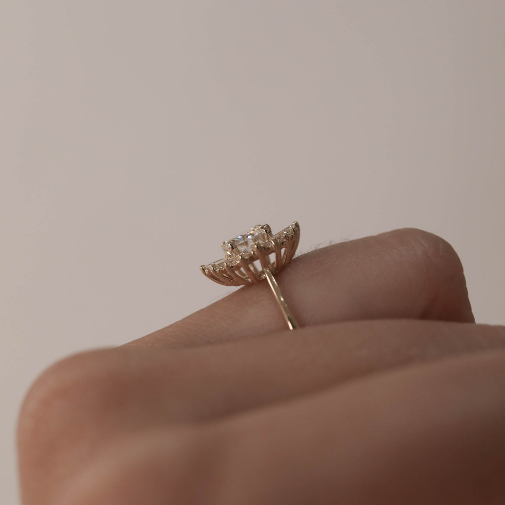 1.05CT Round Cluster Moissanite Diamond Solitaire Engagement Ring