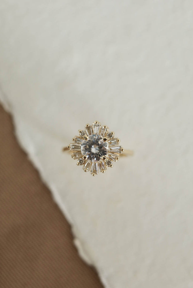 1.05CT Round Cluster Moissanite Diamond Solitaire Engagement Ring