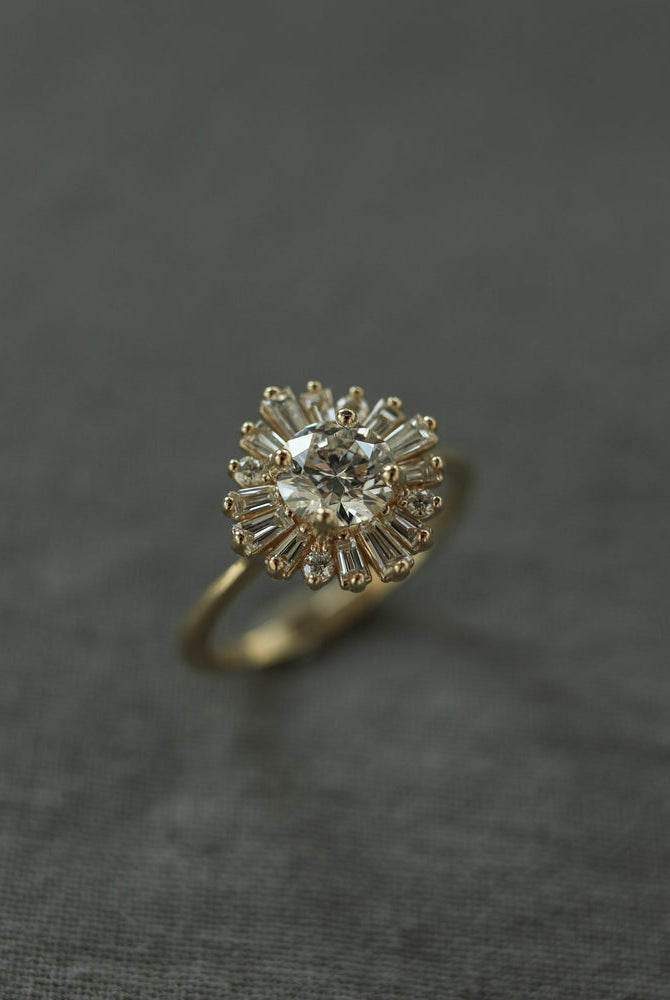 1.05CT Round Cluster Moissanite Diamond Solitaire Engagement Ring