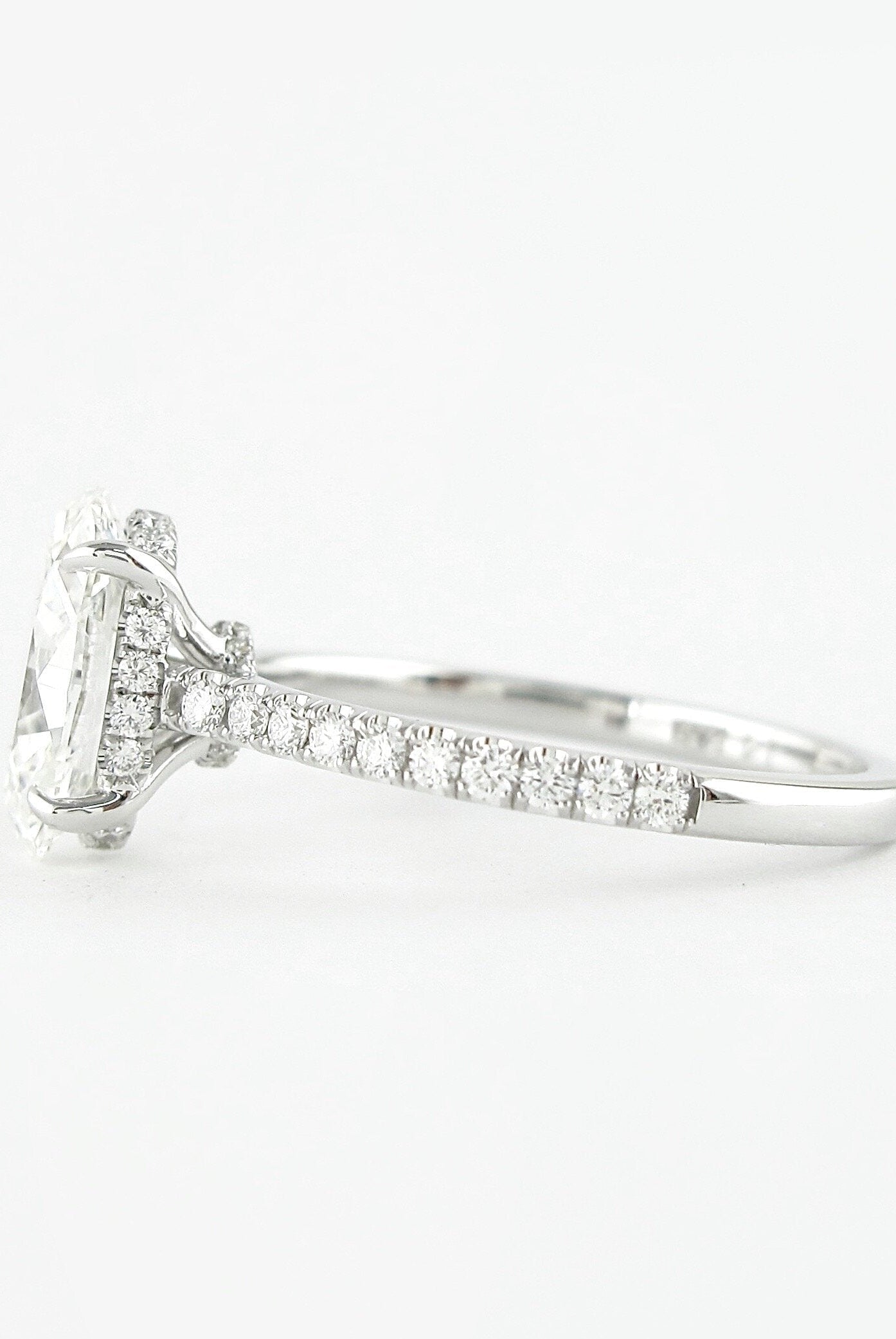 Luxury Moissanite Engagement Ring
