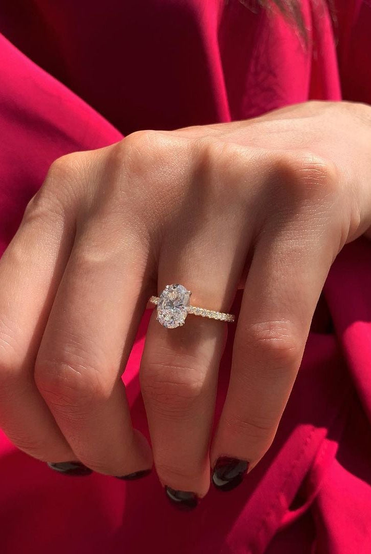 Luxury Moissanite Engagement Ring