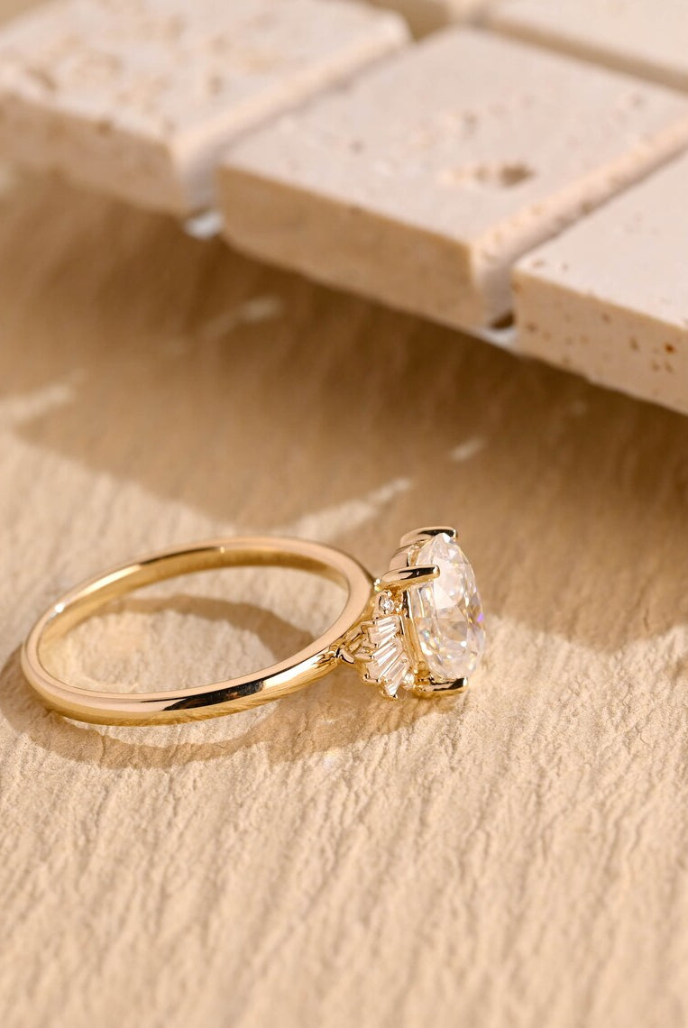 Women's Engagement Ring