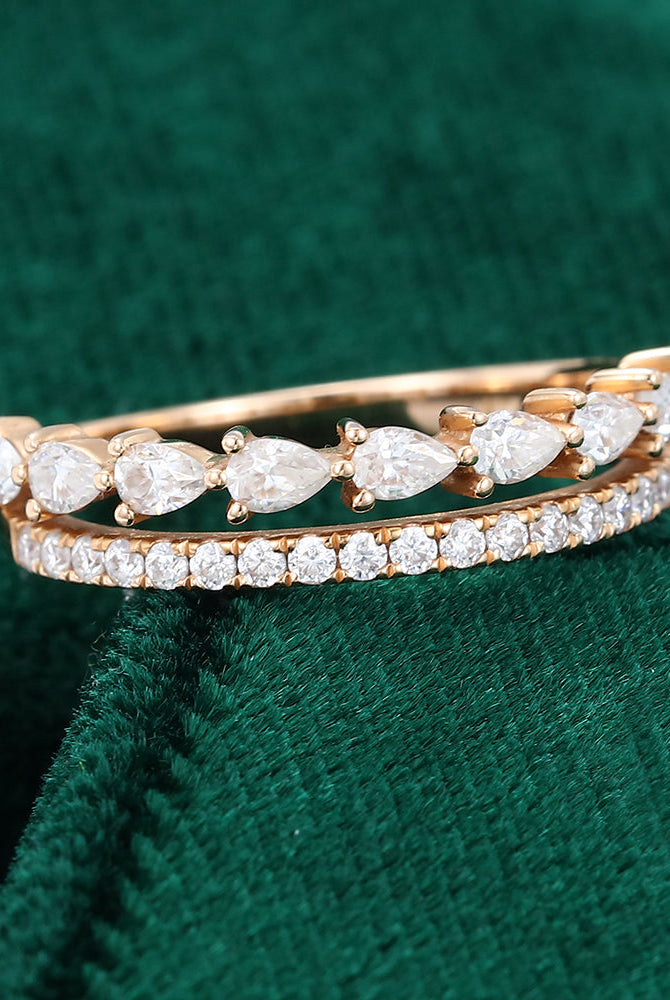 pear-round-moissanite-unquie-double-band-setting-wedding-band
