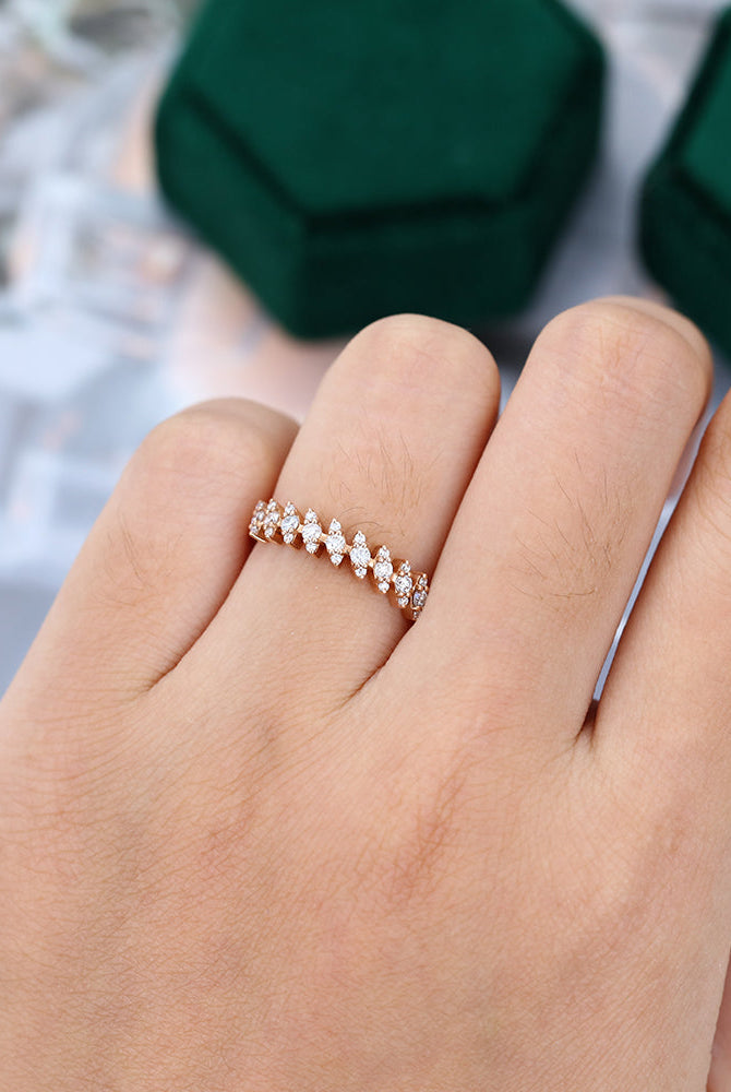 round-moissanite-cluster-wedding-band