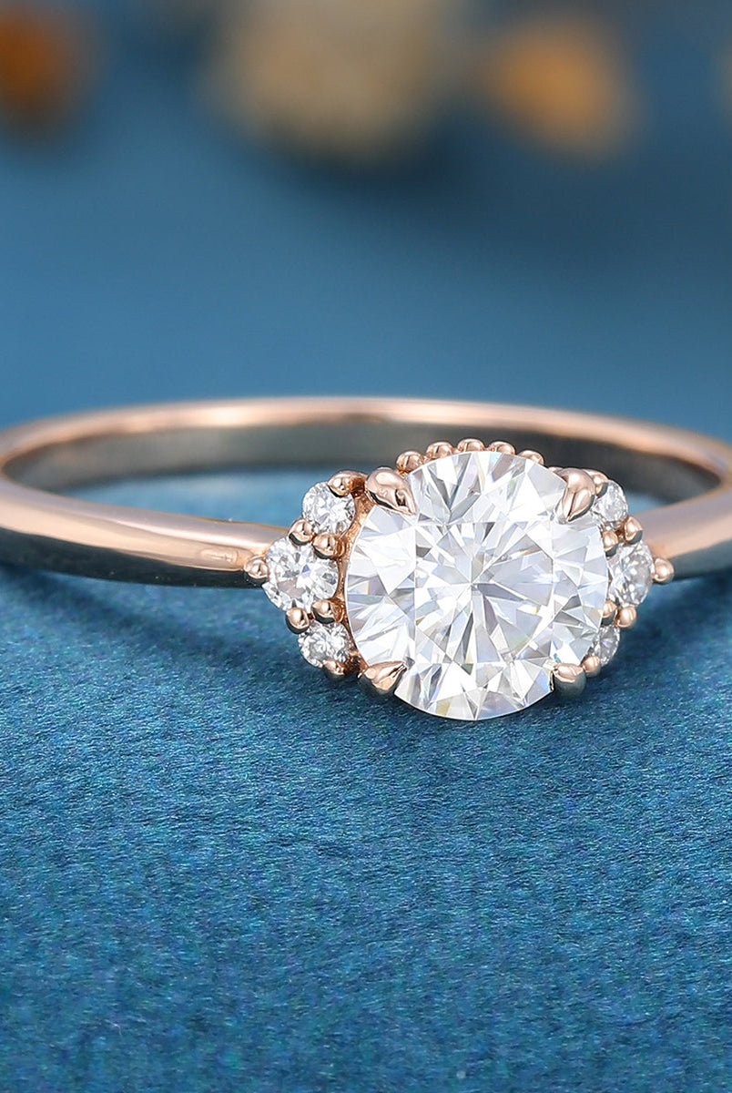 round-shaped-moissanite-cluster-engagement-ring-4