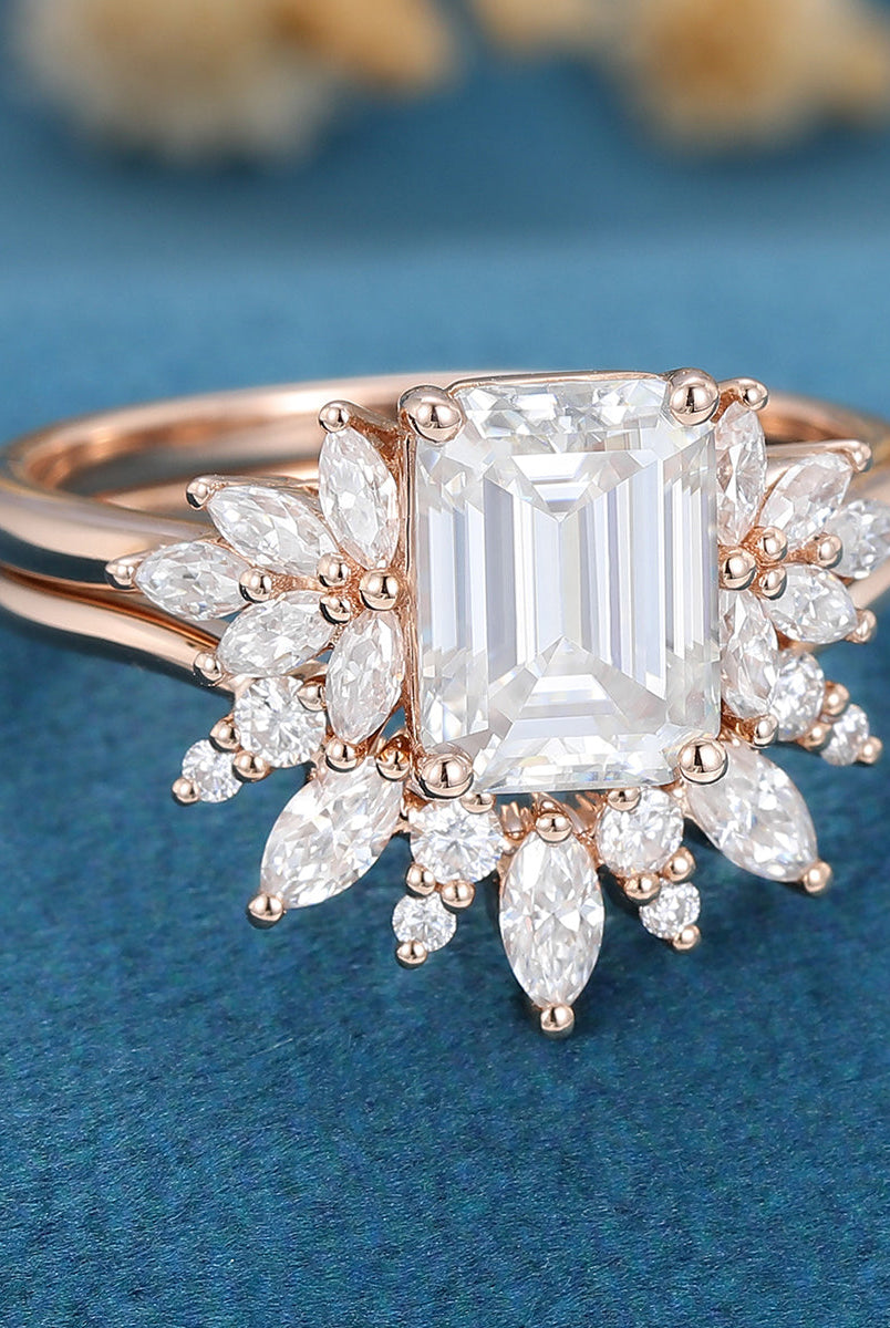 emerald-shaped-moissanite-cluster-bridal-set-5