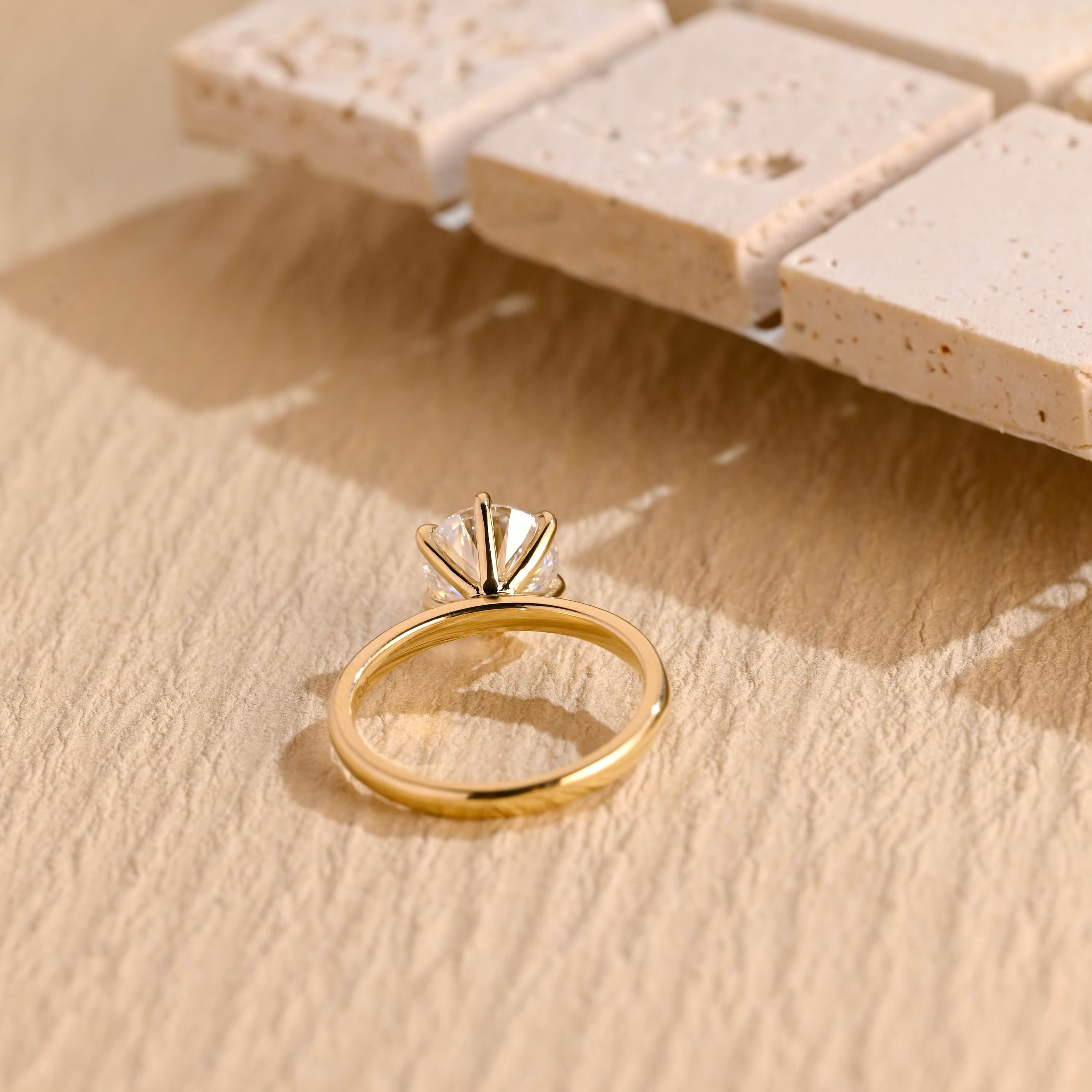 Round Cut Moissanite Engagement Ring