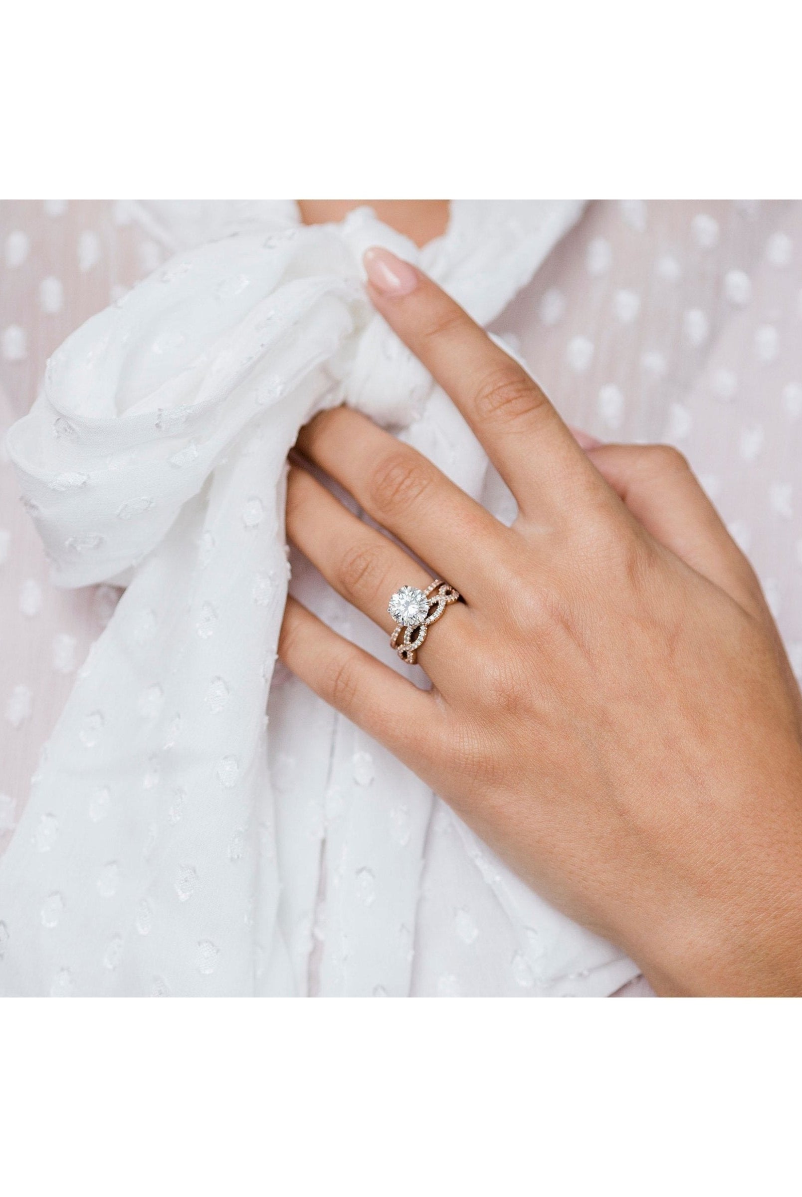 Round Hidden Halo Ring