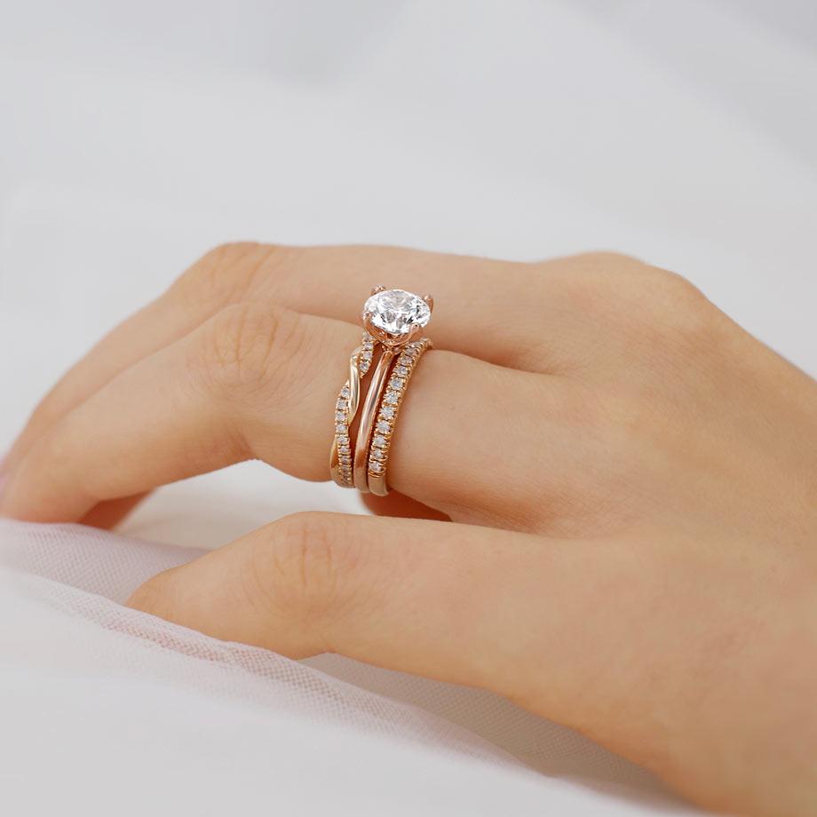 Round Shape Moissanite Ring