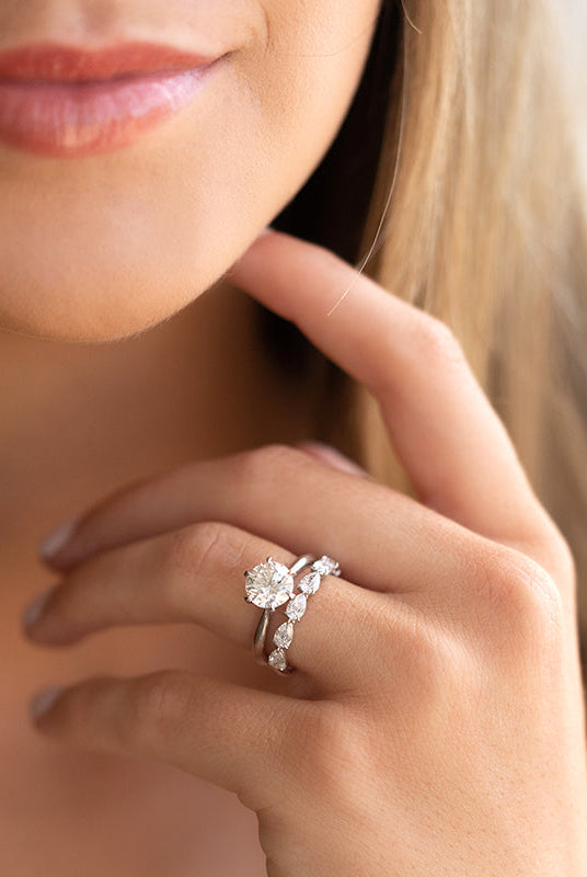 Round Cut Moissanite Engagement Ring
