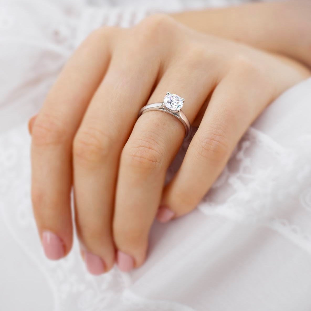 Round Cut Moissanite Engagement Ring