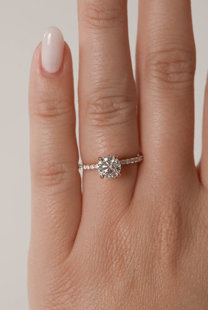 Round Cut Engagement Ring