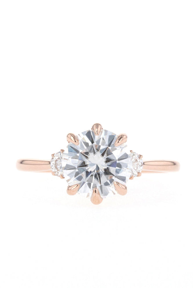 Round Cut Engagement Ring