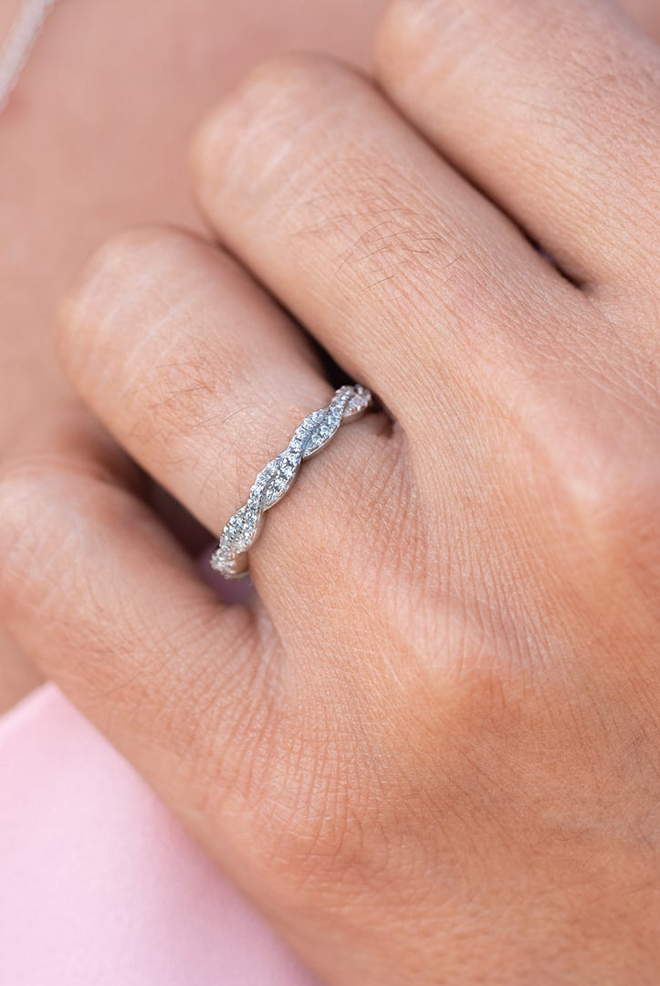 0-34-tcw-round-twisted-style-moissanite-wedding-band