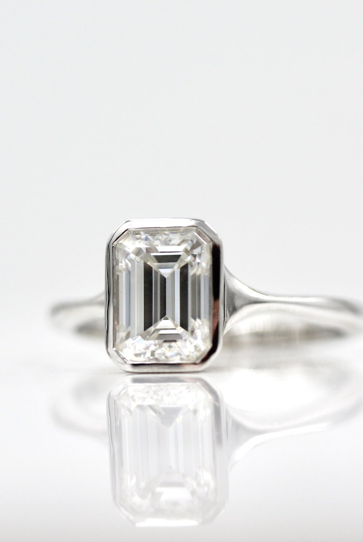 Vintage-inspired princess cut moissanite engagement rings
