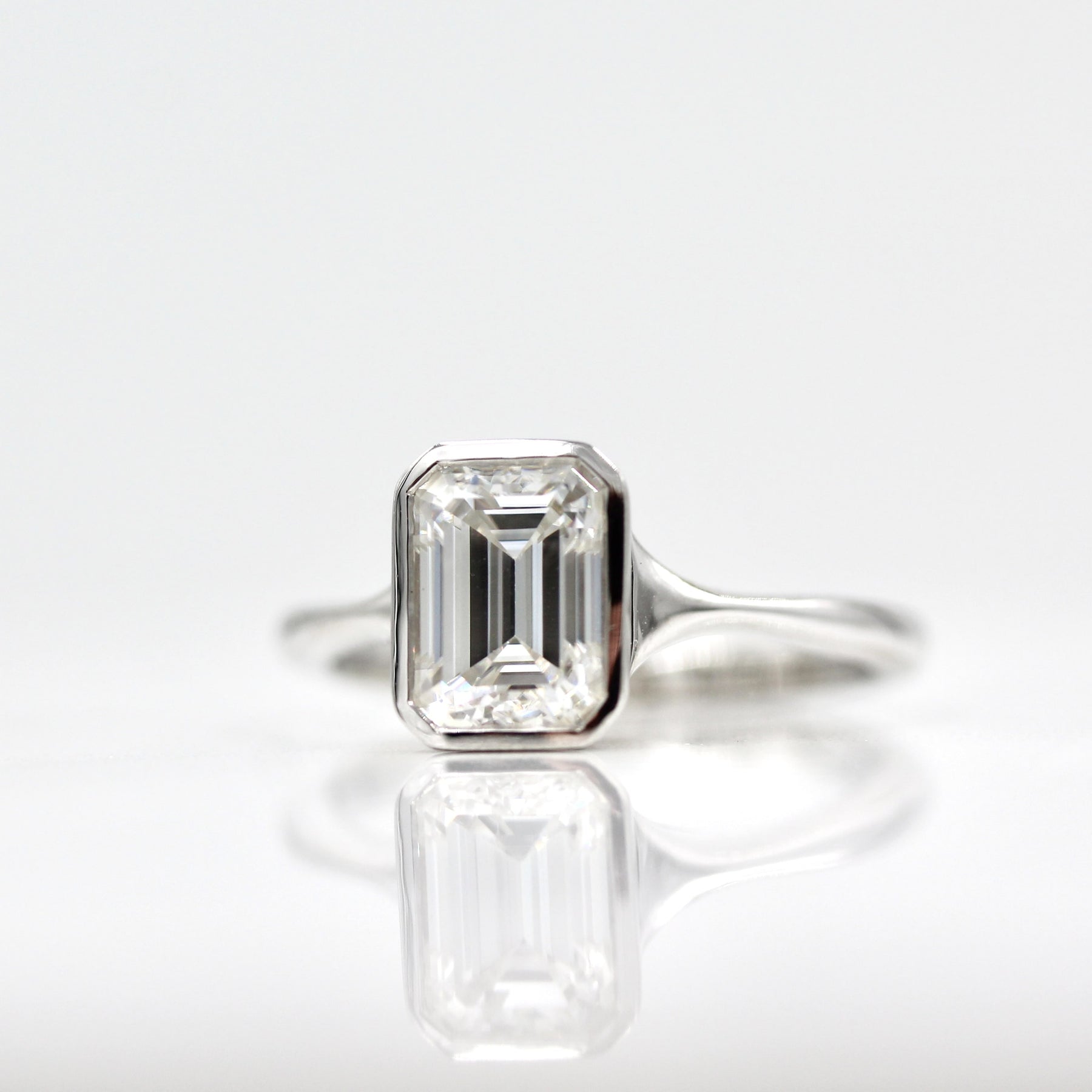 Vintage-inspired princess cut moissanite engagement rings
