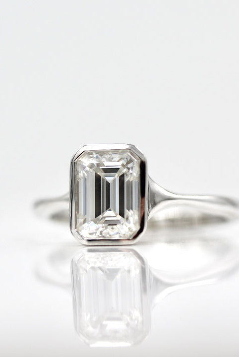 Vintage-inspired solitaire moissanite engagement rings