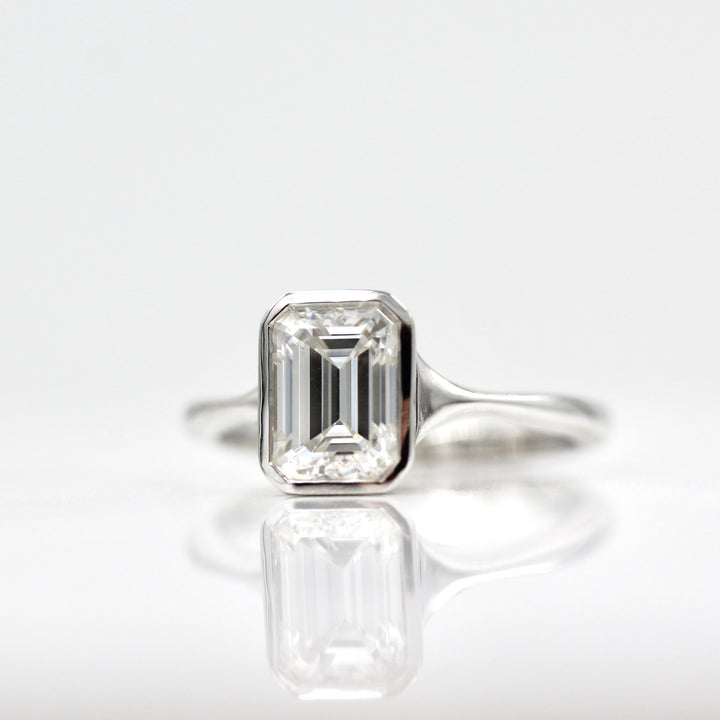 Vintage-inspired solitaire moissanite engagement rings