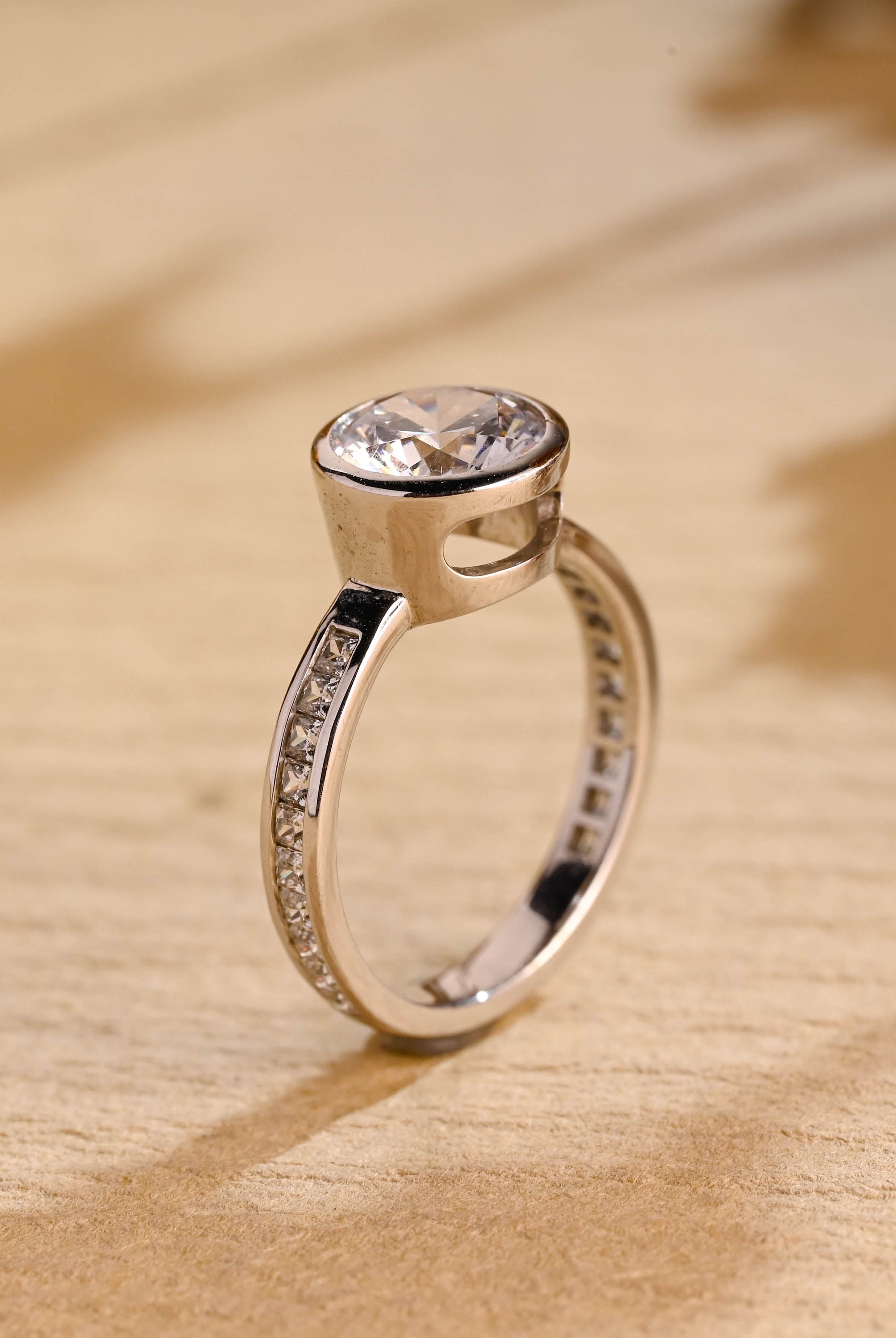 Round Cut Moissanite Diamond Ring