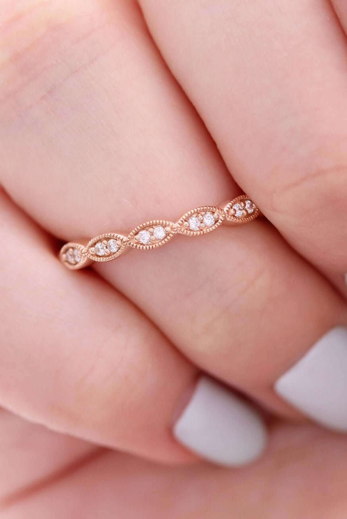 0-10-tcw-round-cut-milgrain-style-moissanite-wedding-band