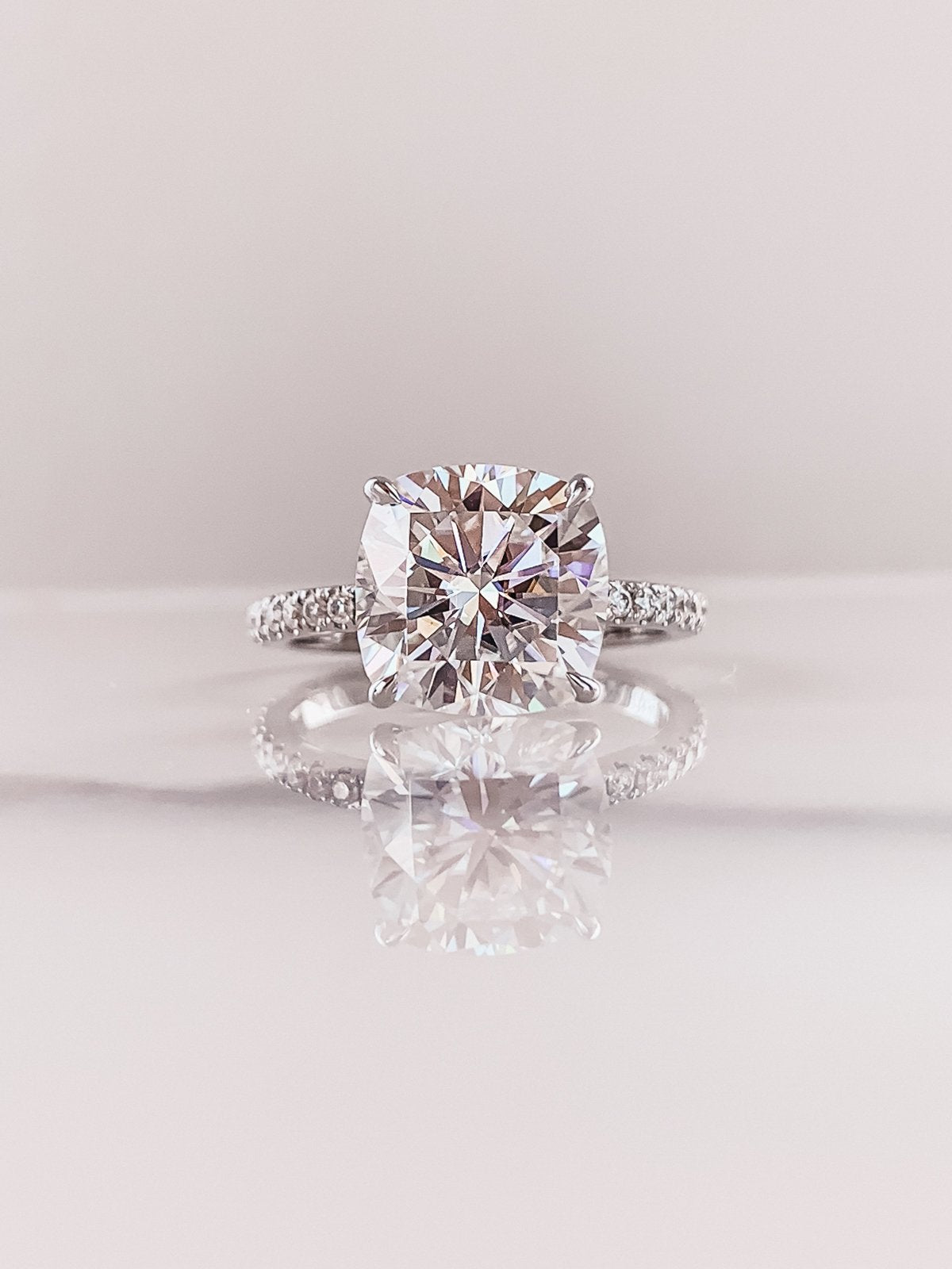 Moissanite wedding jewelry for modern wedding