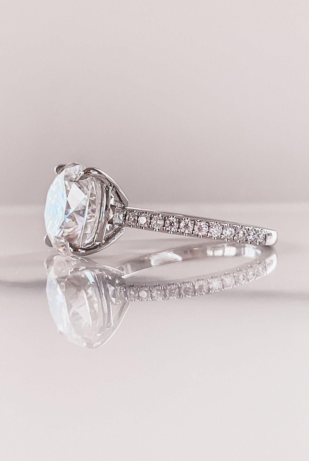 Moissanite wedding jewelry for luxury wedding