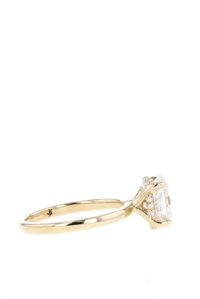 Luxury Moissanite Engagement Ring