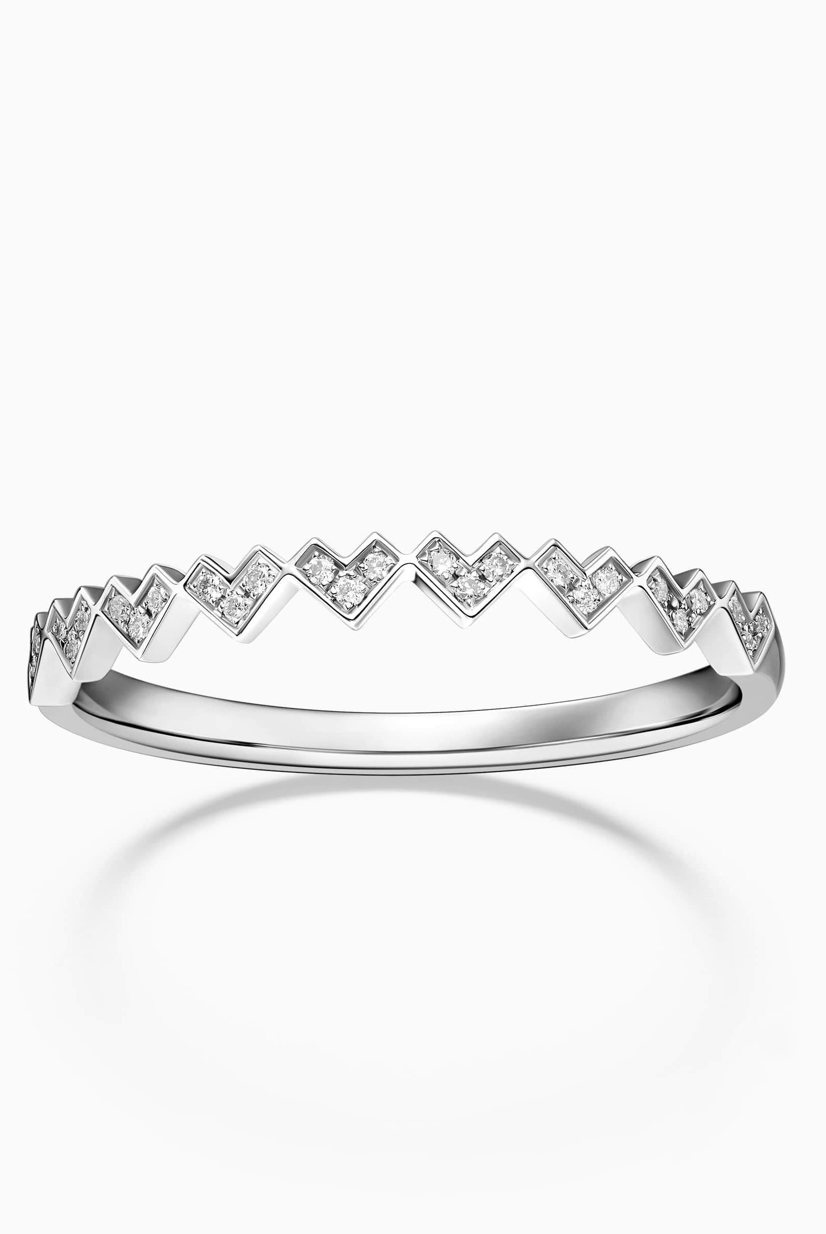 Round Cut Moissanite Diamond Heart Shape Wedding Band