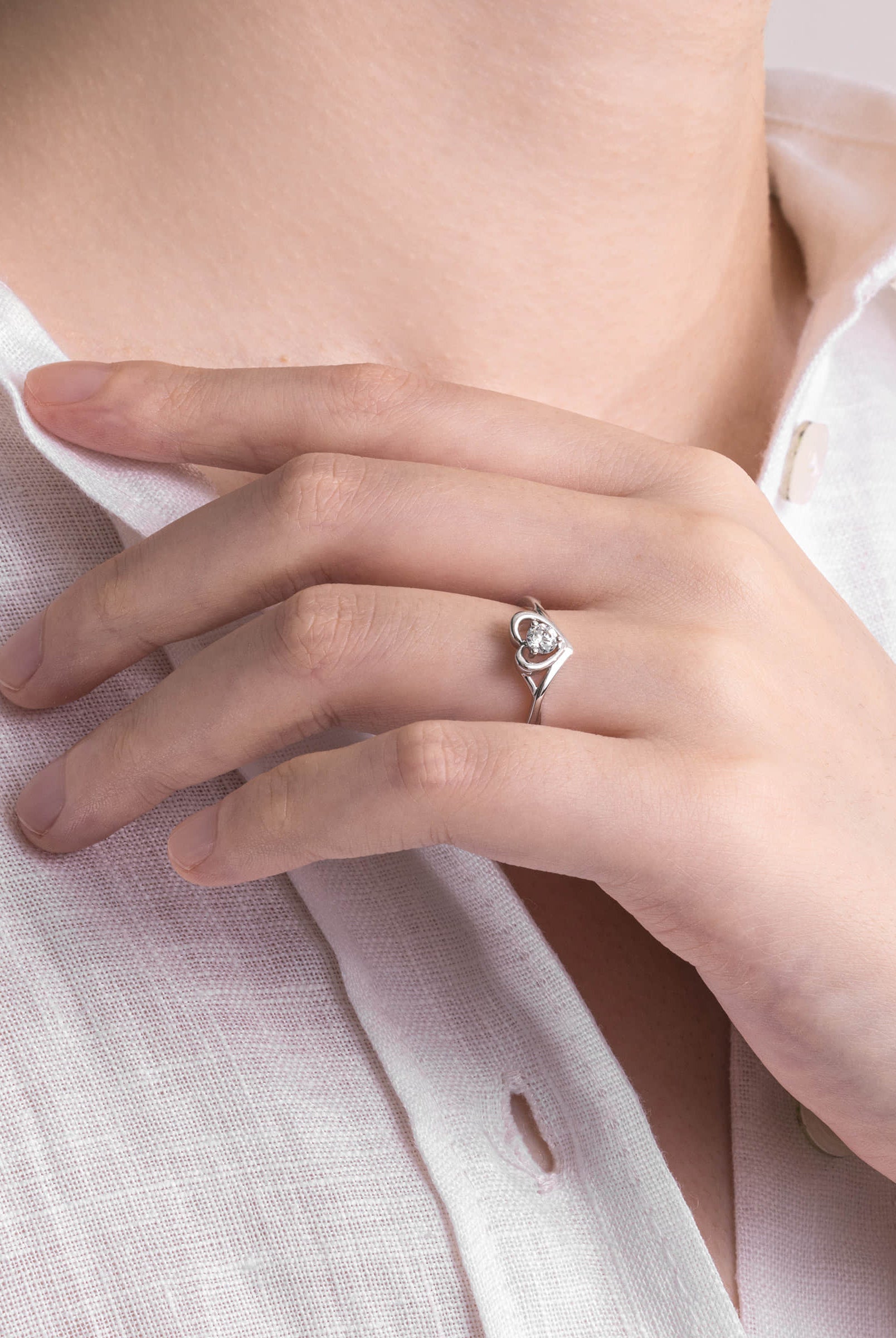 Round Diamond Heart Shaped Moissanite Engagement Ring For Women