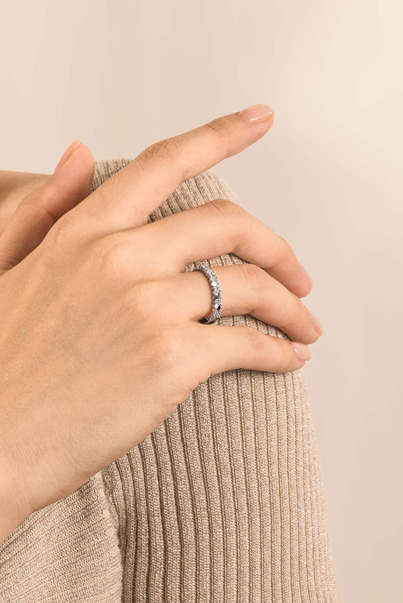 Round Cut Moissanite Diamond Unique Wedding Band