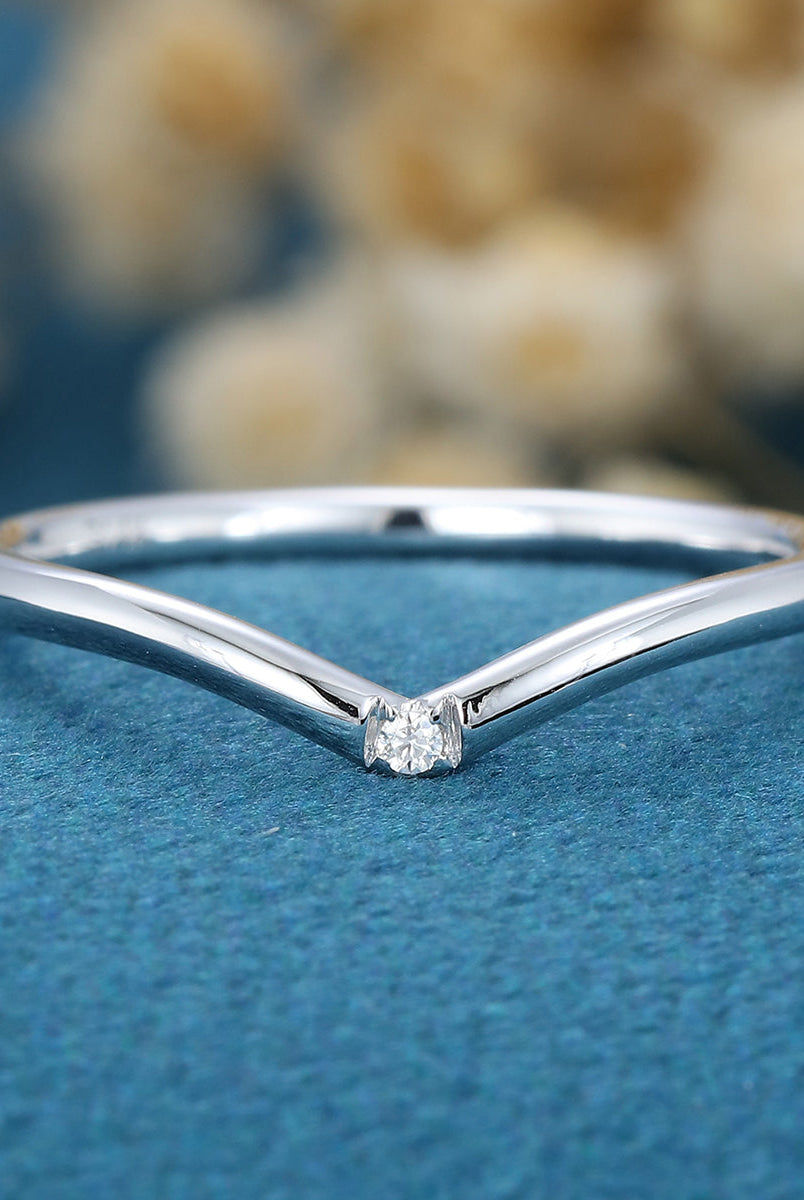 1-40-ct-round-shaped-moissanite-curved-wedding-band