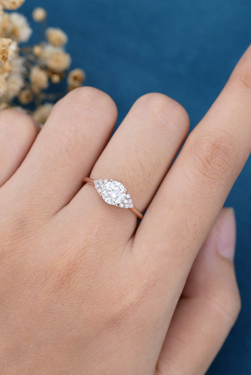 round-shaped-moissanite-cluster-engagement-ring-5