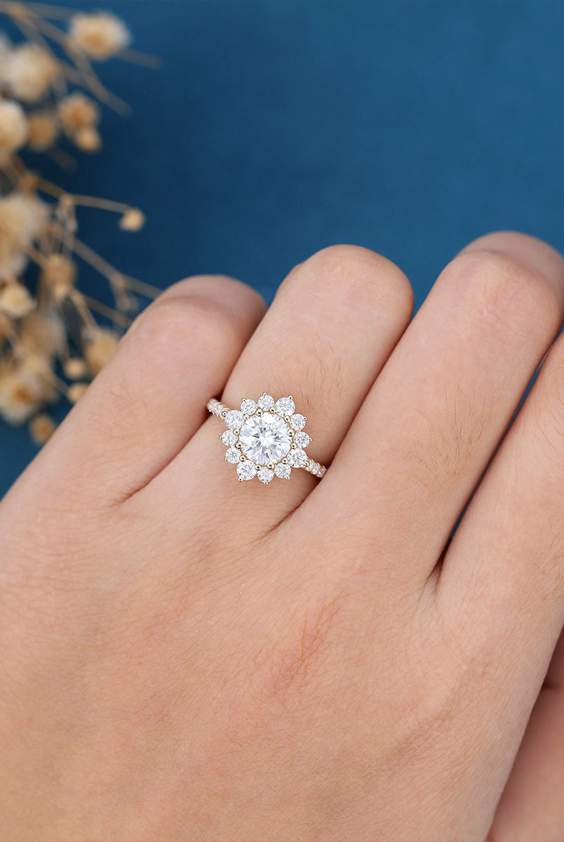 round-shape-moissanite-halo-engagement-ring