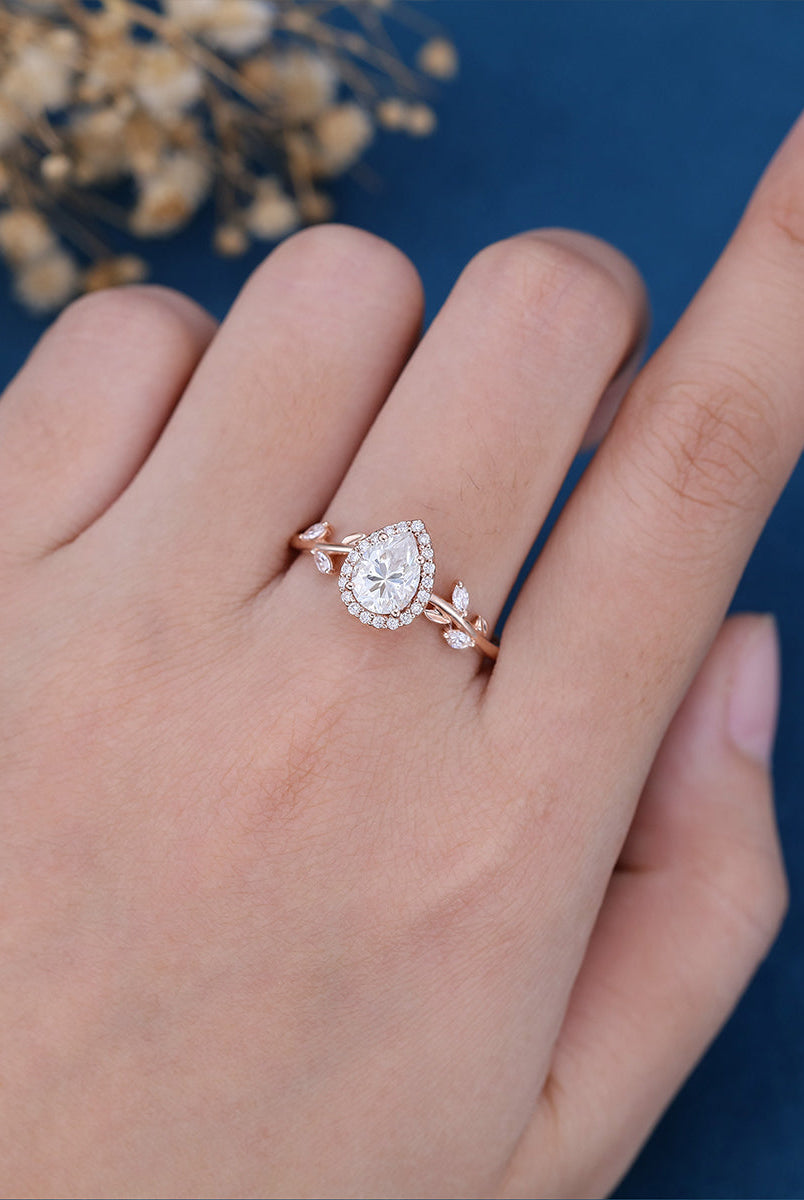 pear-shaped-moissanite-halo-engagement-ring-2