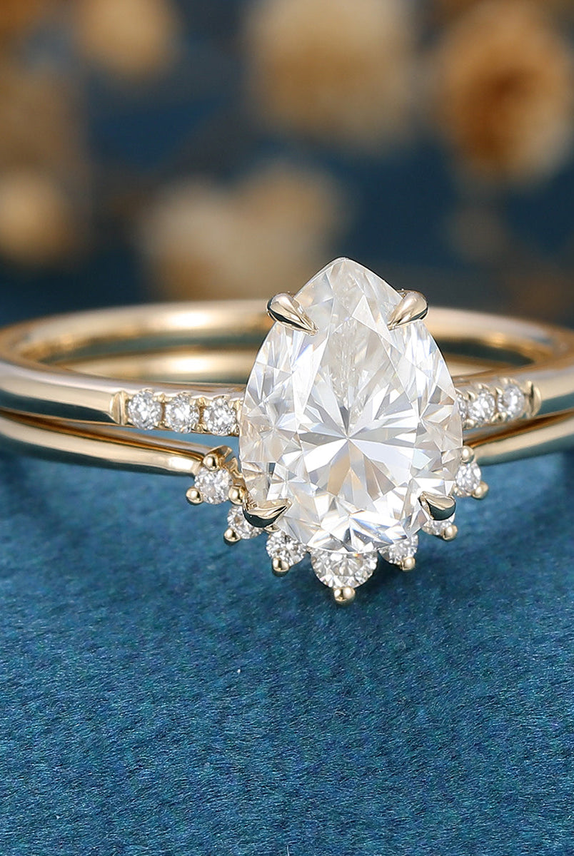 pear-shaped-moissanite-solitaire-bridal-set-1