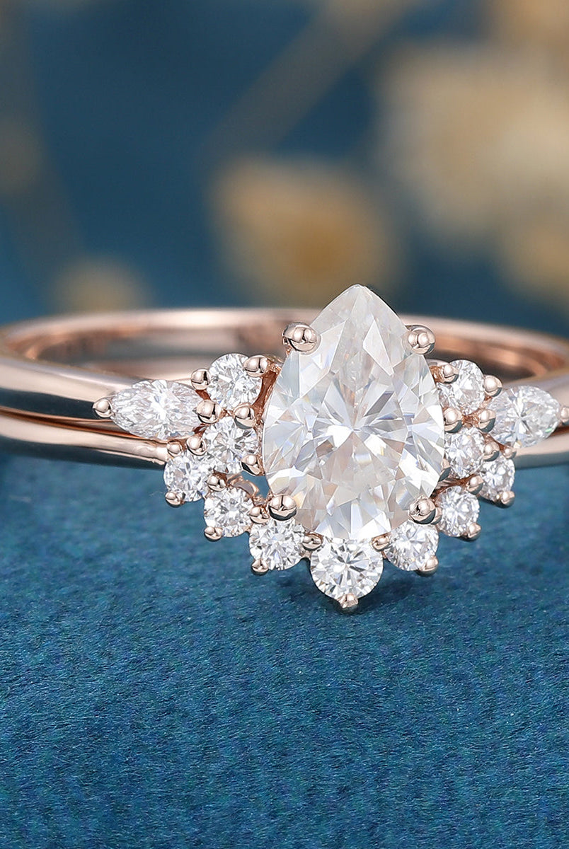 pear-shaped-moissanite-cluster-bridal-set-5