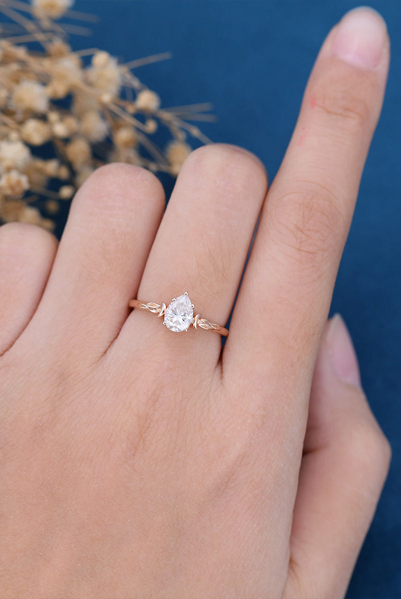 pear-shaped-moissanite-vintage-solitaire-engagement-ring-2