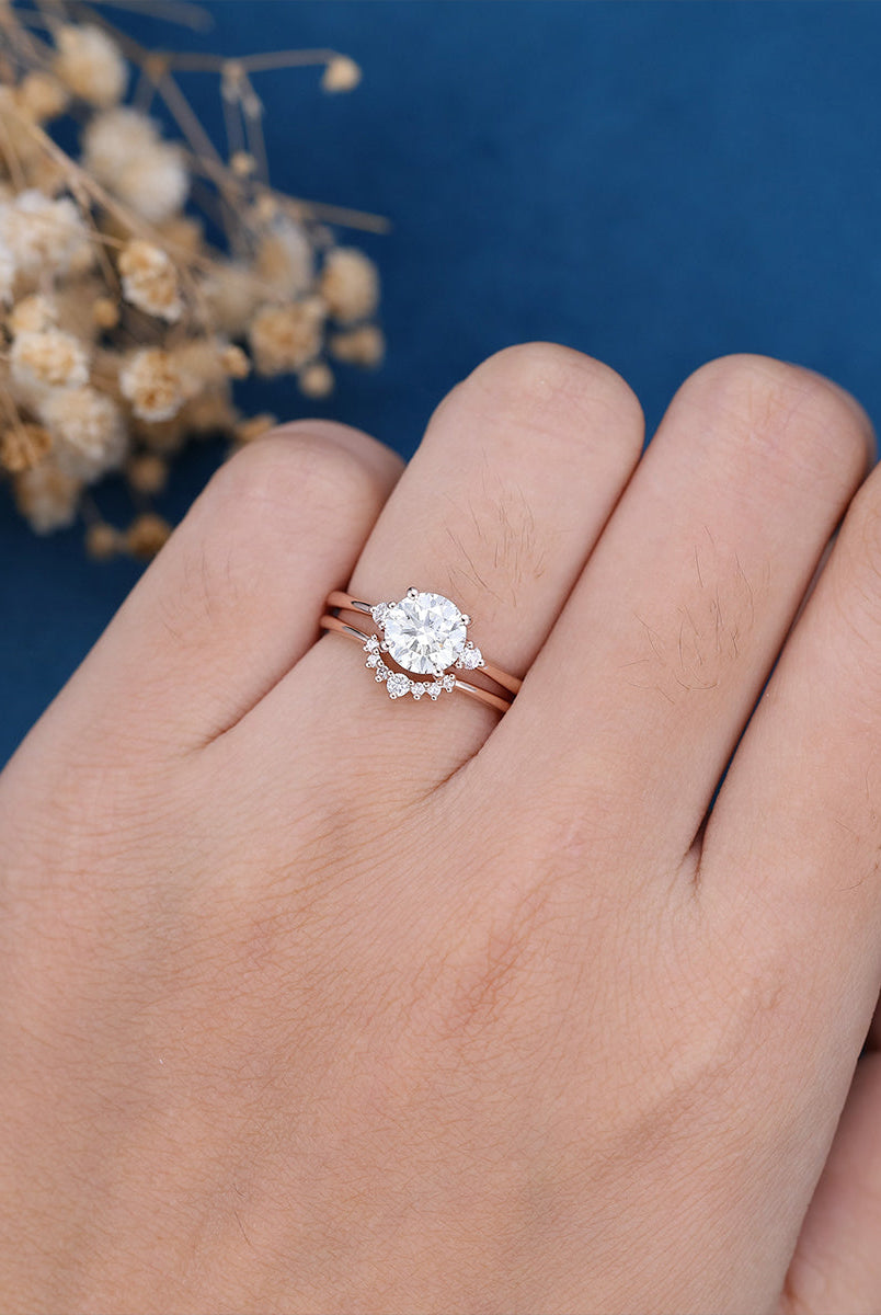 round-shaped-moissanite-three-stones-bridal-set
