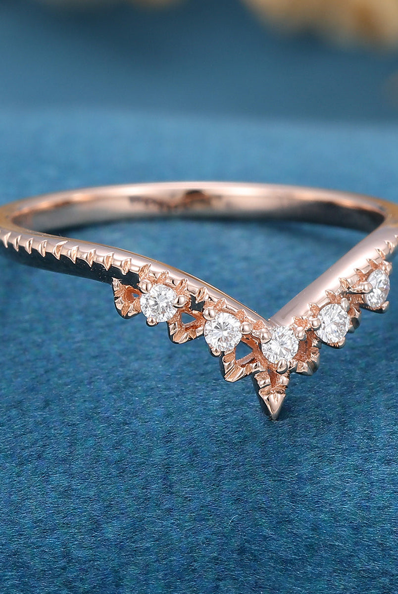1-80-ct-round-shaped-moissanite-vintage-curved-wedding-band