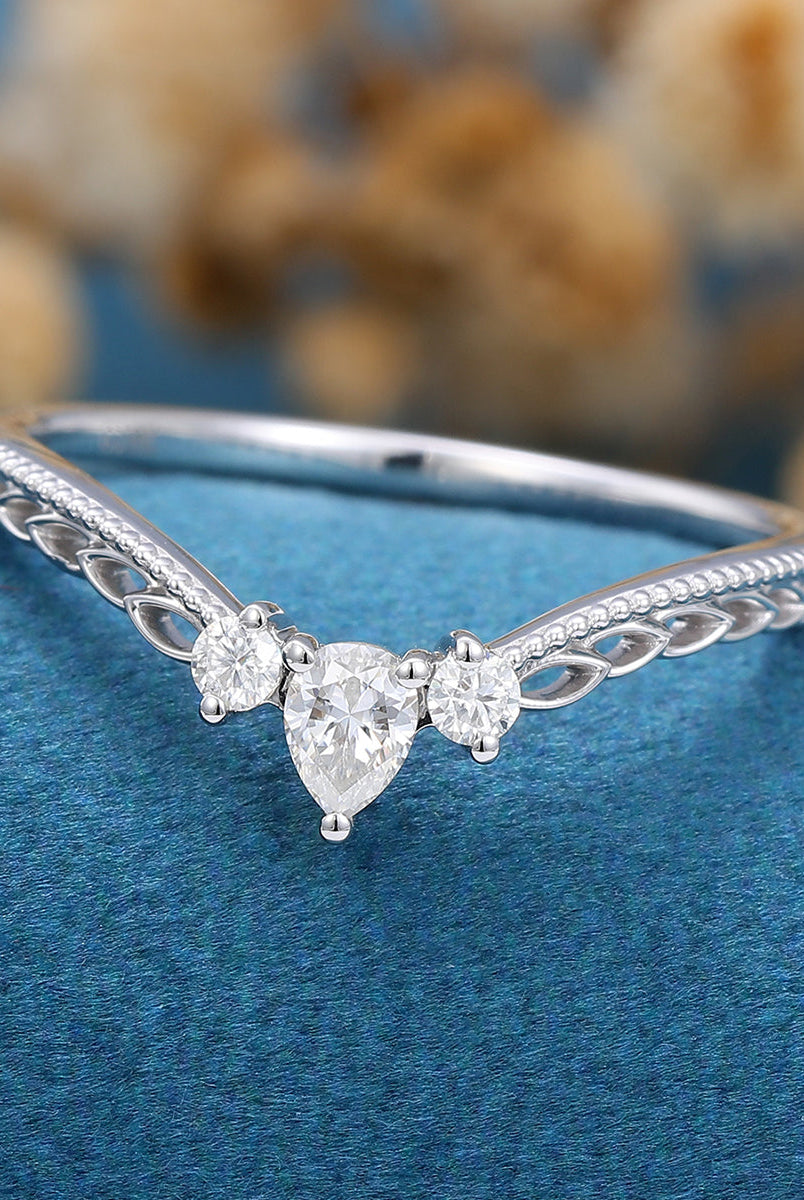 1-50-ct-round-pear-shaped-moissanite-vintage-curved-wedding-band